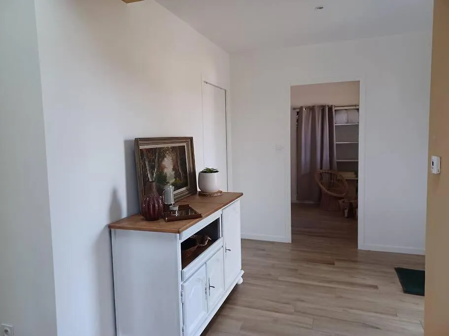 Appartement ~ Au Calme A La Campagne ~ à La Meziere 0*,  France